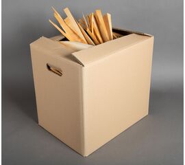 Anfeuerholz Spitteli – Kammertrockenes Nadelholz in Kartonverpackung, 4,5 kg, für schnelles und effizientes Anfeuern mit Scheitlängen von 5-25 cm